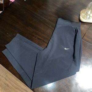 NWOT WOMENS NIKE TRAINING PANTS